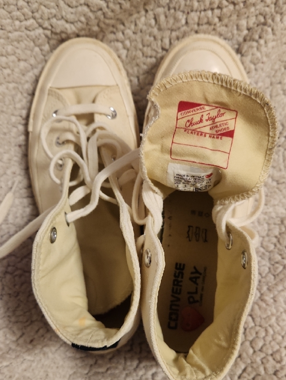 Converse High Top Sneakers Comme Des Garçons in Cream with Red Heart - Picture 2 of 8